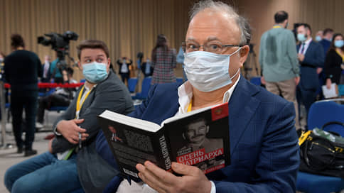 Андрею Караулову не вернули жилье // Отклонена жалоба на арест квартир журналиста