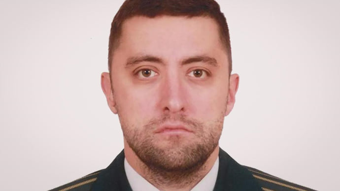 Таможеннику не поверили, что он мошенник