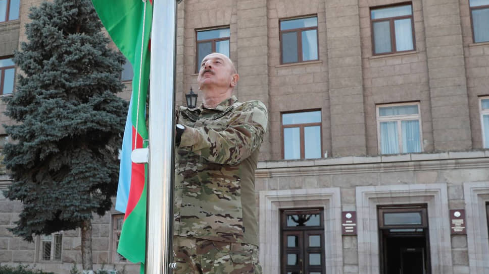 Ильхам Алиев поднял флаг Азербайджана в городе Ханкенди (Степанакерт)
