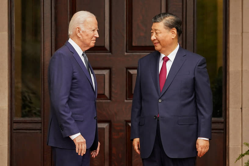 Встреча лидеров США и Китая Джо Байдена и Си Цзиньпина прошла в дружелюбной атмосфере, но вскоре после переговоров американский лидер вновь назвал своего недавнего собеседника диктатором