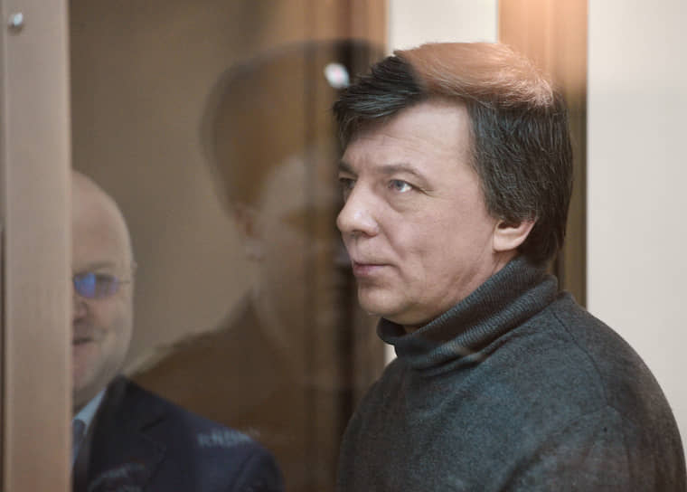 Михаил Максименко так и не признал вины в тех преступлениях, за которые он получил срок
