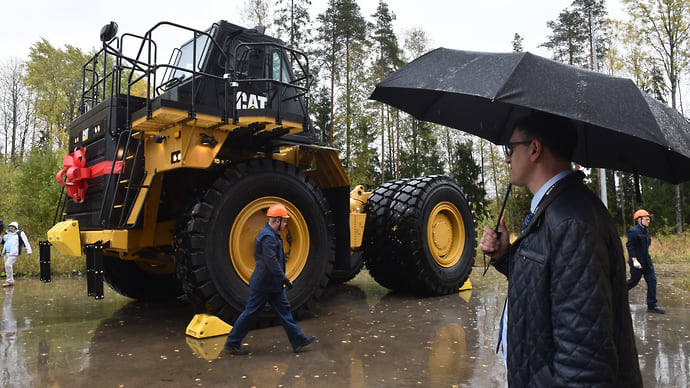 Caterpillar самосваливает из России