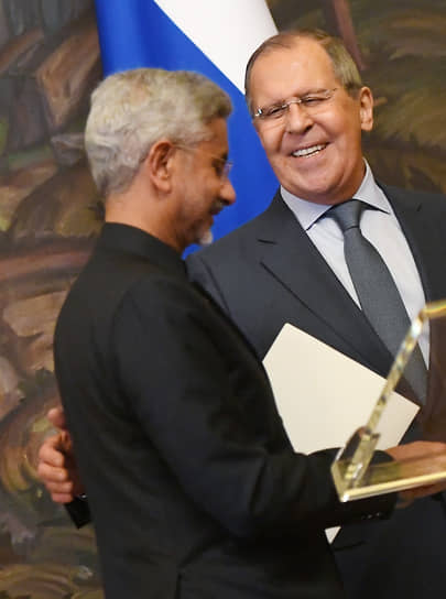 Министр иностранных дел Индии Субраманиям Джайшанкар (слева) и министр иностранных дел России Сергей Лавров (2021 год)