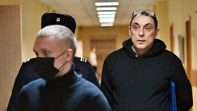 Генералу сложили взятки