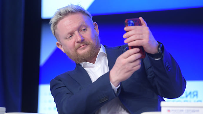 Ведущему испортили выход