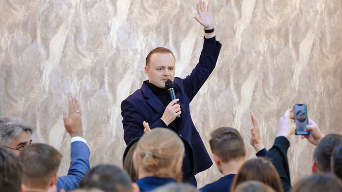 «Новые» доверились нестарым