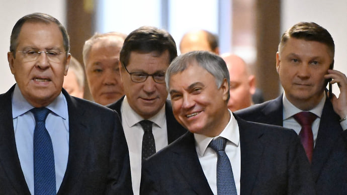 Мир, труд, МИД