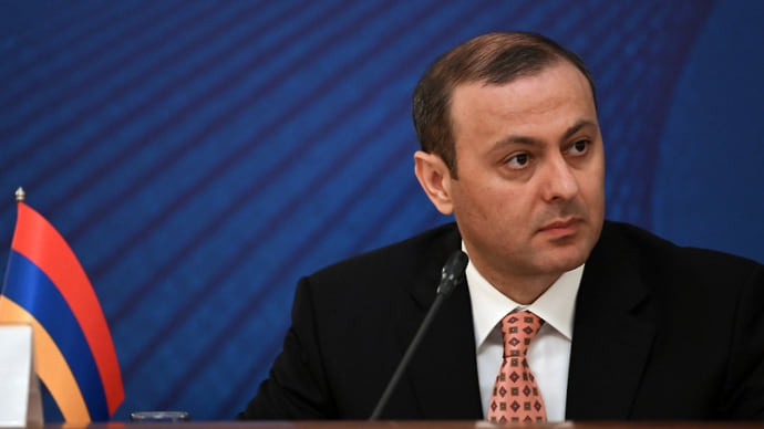 Какая дорога ведет к Звартноцу