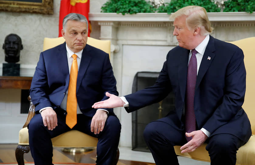 Приняв в своем поместье во Флориде венгерского премьера, экс-президент США Дональд Трамп (справа) заявил, что «нет лучше лидера, чем Виктор Орбан»