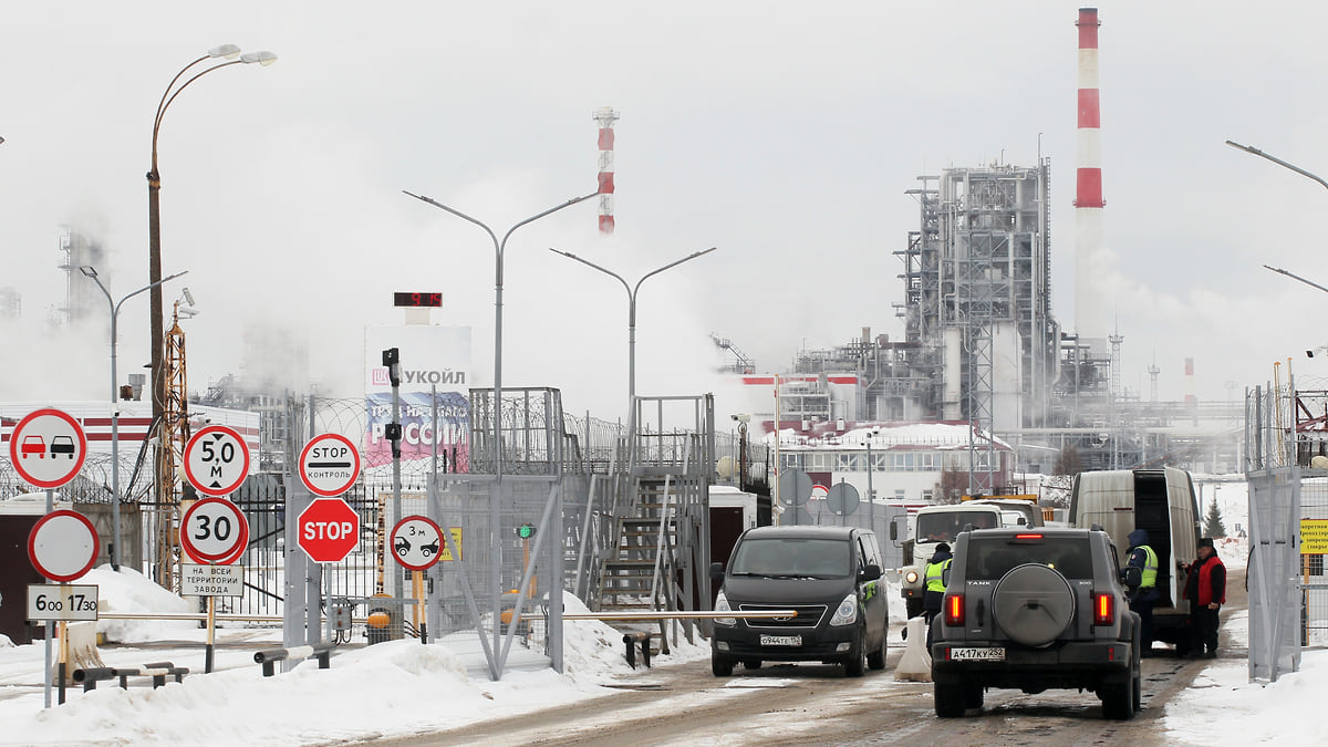 Атака на завод ЛУКОЙЛа в Нижнем Новгороде приведет к снижению выпуска  бензина