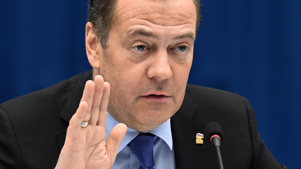 Дмитрий Медведев призвал единороссов работать над развитием страны
