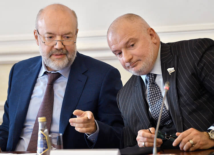 Председатели комитетов Госдумы и Совета федерации по госстроительству Павел Крашенинников  и Андрей Клишас