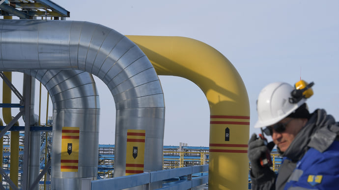 Нефтегазовым доходам вновь помог календарь