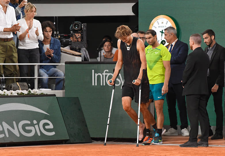 Жребий свел Рафаэля Надаля и Александра Зверева на старте Roland Garros спустя два года после тяжелой травмы (на фото), полученной немецким теннисистом в матче между ними