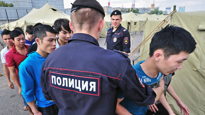 Чемодан. Вокзал. Полиция
