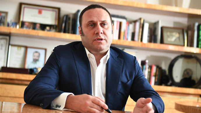 Дистрибутор краснеет на глазах