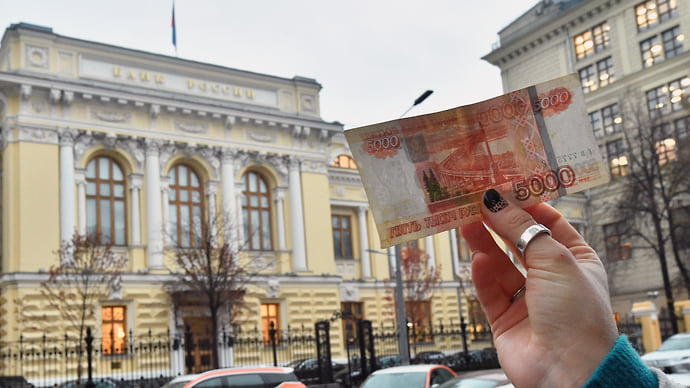 Банки держатся за триллионы