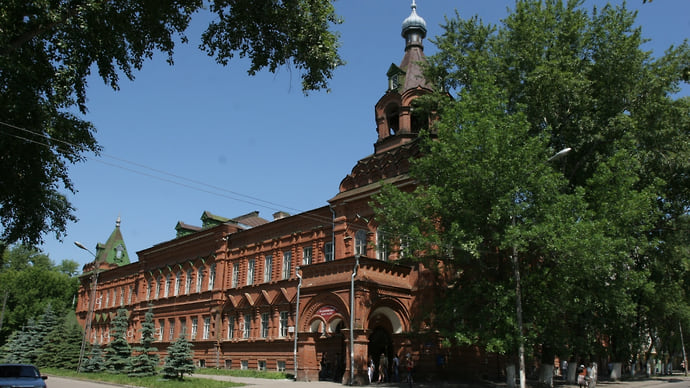 Будущие медики попали не в свою епархию