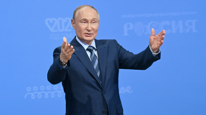 Владимир Путин поручил повысить размер пособия по уходу за детьми-инвалидами