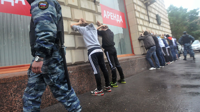 Полиция укажет мигрантам на дверь