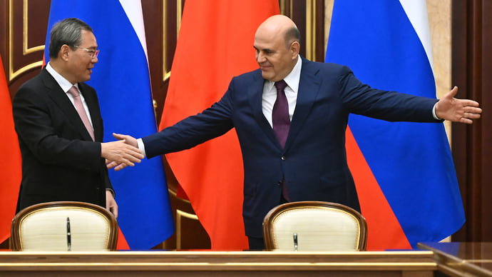 Премьеры прошлись по коридорам