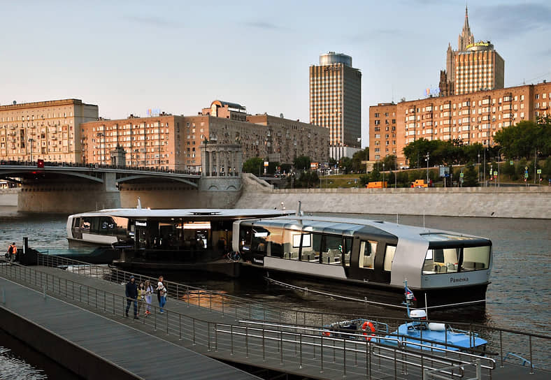 Электрического транспорта на Москве-реке скоро станет больше