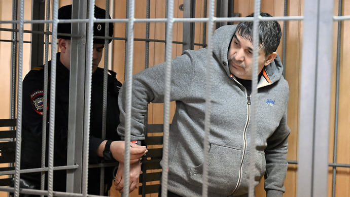 Замминистра явился с повинной