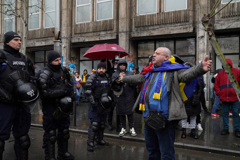 На митинге в поддержку Кэлина Джорджеску