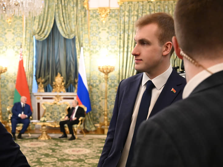 Сын Александра Лукашенко Николай был ближе к сотрудникам службы безопасности, чем к журналистам