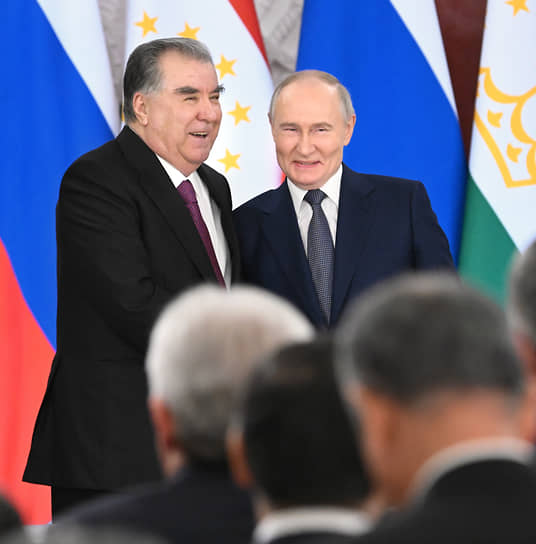 Эмомали Рахмон и Владимир Путин развеселились уже под конец