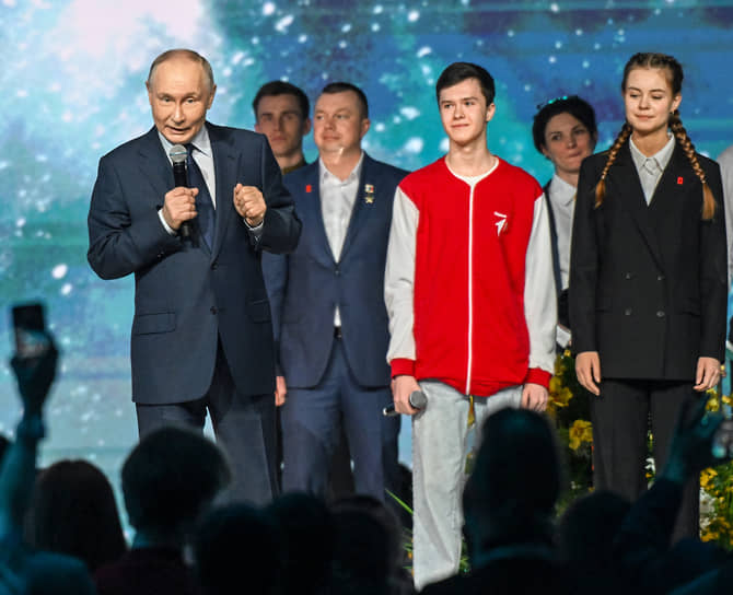 Владимир Путин учил детей жить