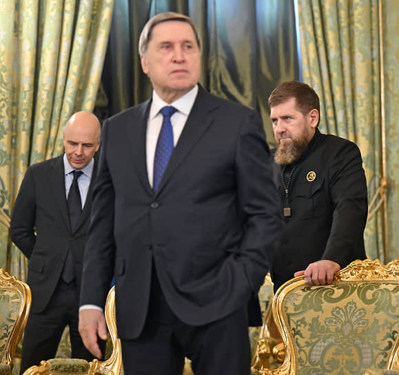 Помощник президента России Юрий Ушаков (в центре) — один из лидеров российской делегации