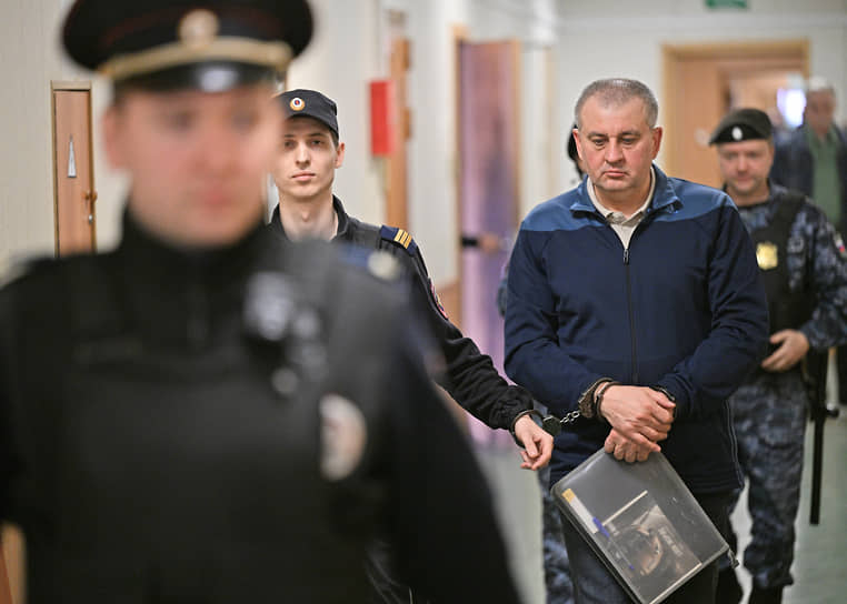Бывший замначальника Генштаба Вадим Шамарин (справа)