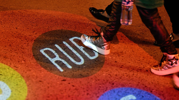 Все деньги в гости будут к нам