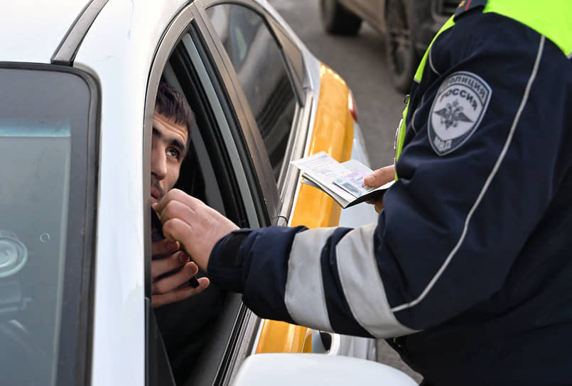 У властей появляется новый повод оштрафовать подмосковных таксистов — за отсутствие аттестации на знание достопримечательностей