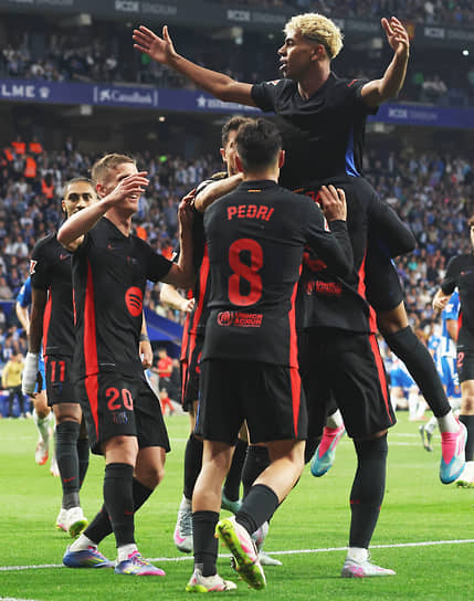 17-летний Ламин Ямаль (вверху) в нынешнем составе «Барселоны» стал тем человеком, который делает разницу