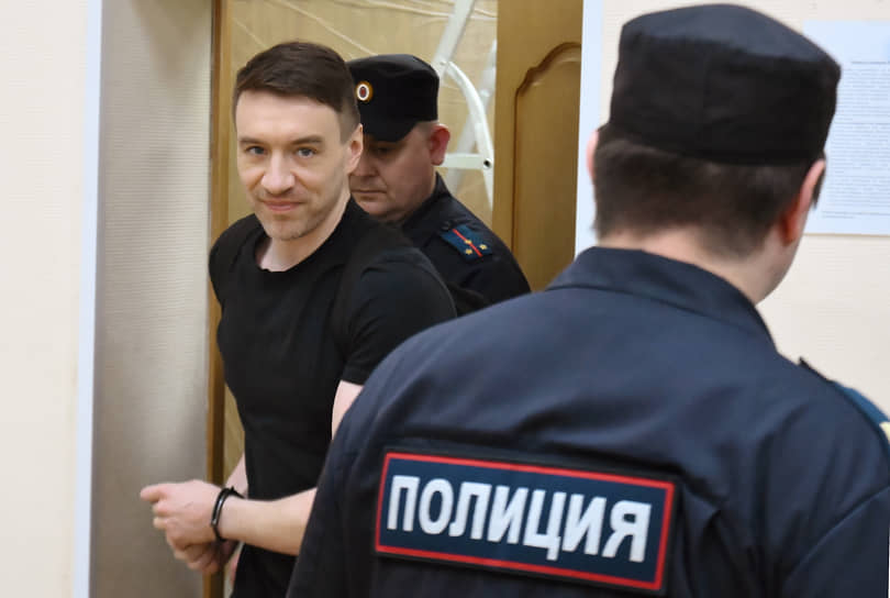 Антон Сафонов