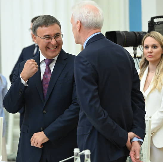 Министр высшего образования и науки Валерий Фальков был рад поделиться новостями с помощником президента Андреем Фурсенко