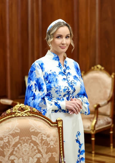 Мария Львова-Белова казалась лебедушкой в рабочем кабинете Владимира Путина