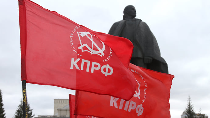 Коммунисты приближаются к фронтам