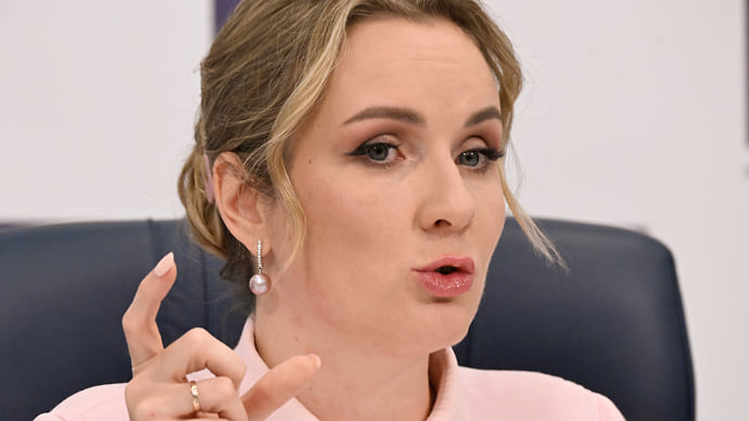 Социальным сиротам подобрали службу
