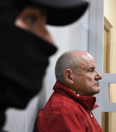 Бывшему замминистра обороны генералу армии Павлу Попову грозит новое обвинение во взятках