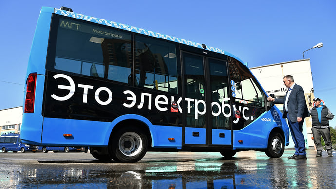 Столичные власти тестируют мини-электробусы на улицах Москвы