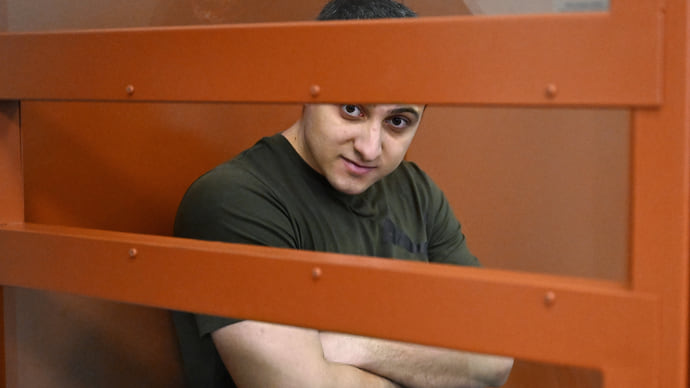 Для съемки подобрали тюремную камеру