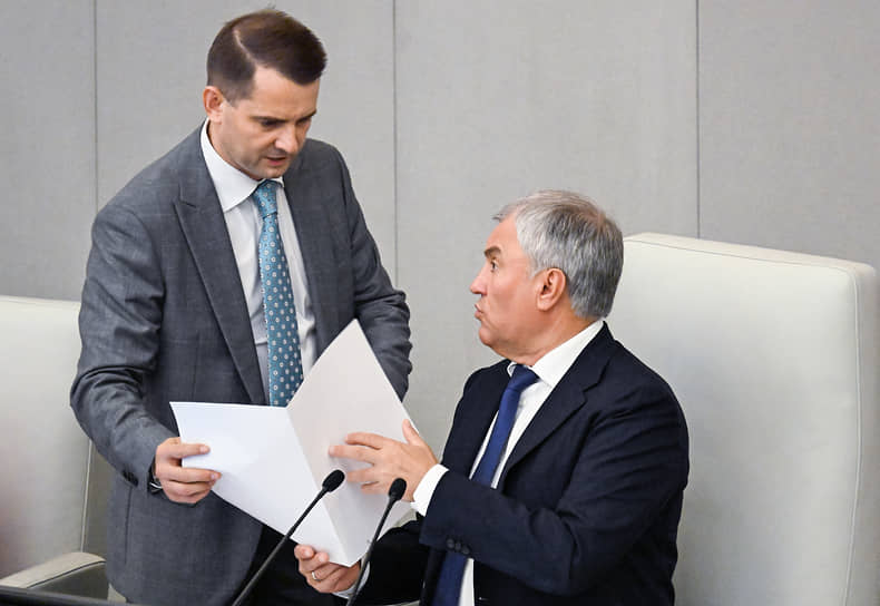 Председатель комитета Госдумы по труду Ярослав Нилов и председатель Госдумы Вячеслав Володин