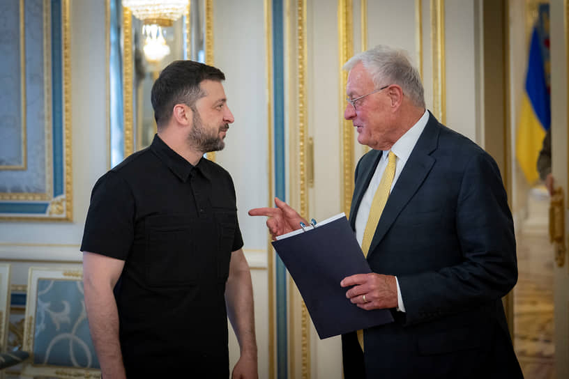 Перед спецпосланником президента США Китом Келлогом, прибывшим в Киев 24 августа, поставлена задача убедить президента Украины Владимира Зеленского пойти на уступки России 