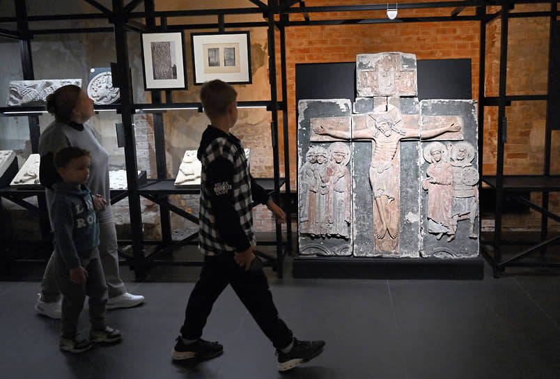Домонгольские рельефы, украшавшие стены Георгиевского собора, все равно что разрозненные элементы головоломки