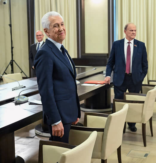 Владимир Васильев в ожидании Владимира Путина