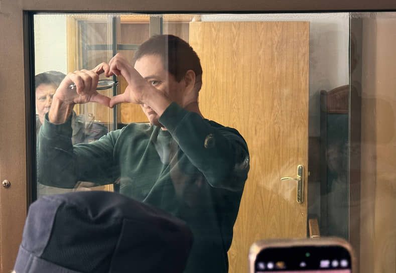 Главред Baza Глеб Трифонов