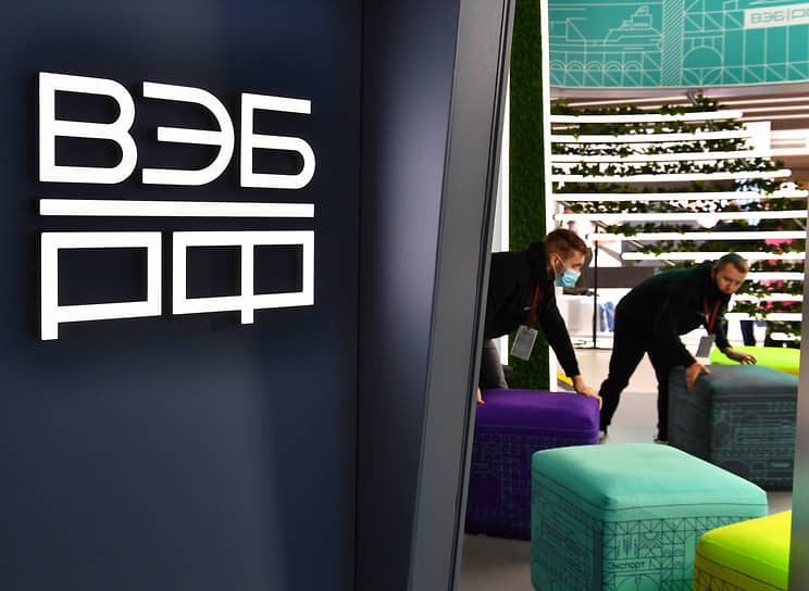 Целая книга про бонда